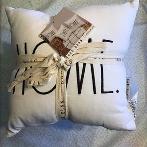 Rae Dunn HOME SWEET HOME 12” Pillows